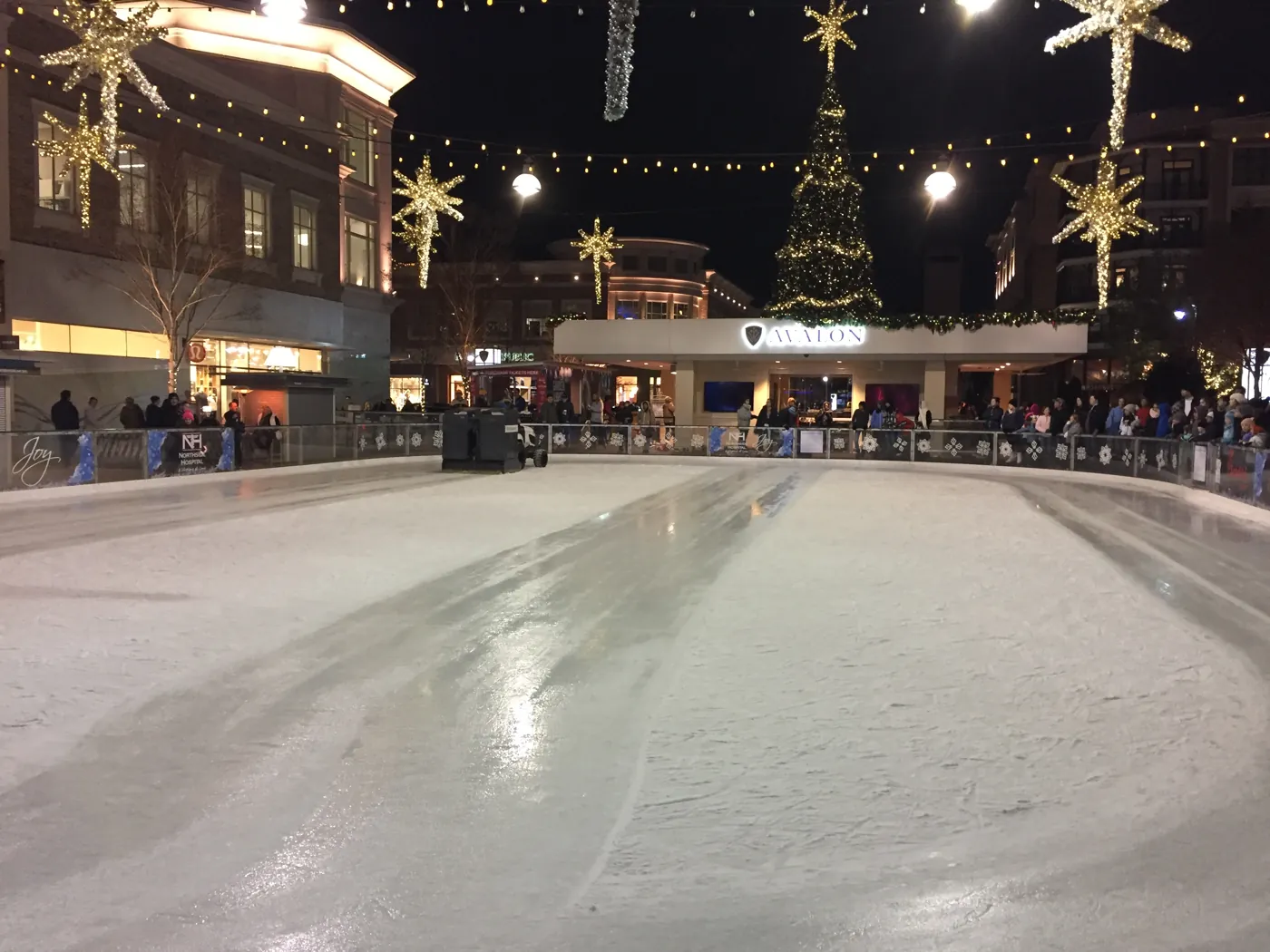 The holiday ice rink and Christmas tree at Avalon in Alpharetta, December 2017